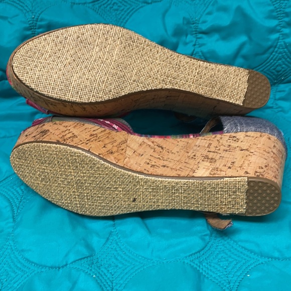 Tom’s sandals - Picture 3 of 3